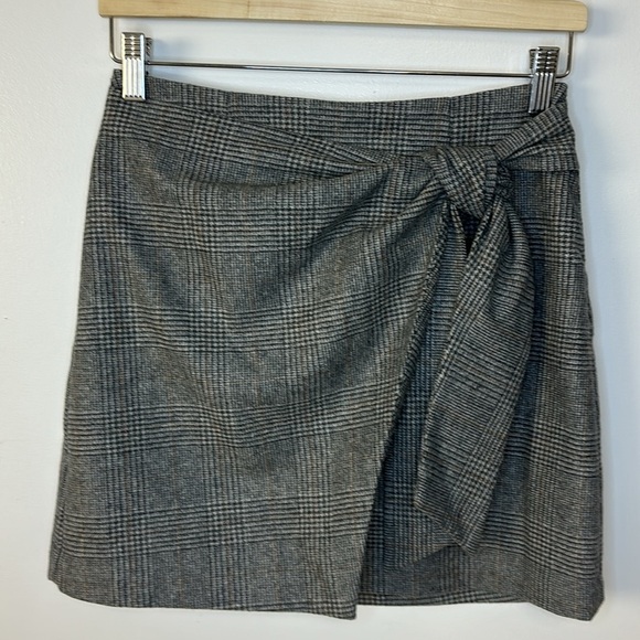 Aritzia Wilfred Dorine Wrap Front Skirt - Picture 3 of 9